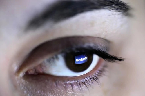Kontrowersje wokół polityki prywatności Facebooka powracają niczym bumerang.