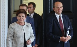 Laureat Pulitzera o PiS: Nowi europejscy faszyści. Odpowiedź Szydło: Artykuł zbudowany na kłamstwach