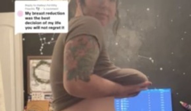 Žena morala da smanji grudi