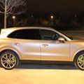 Potrafi jeździć bez paliwa i przyspieszać jak auto sportowe. Testujemy Porsche Cayenne E-Hybrid