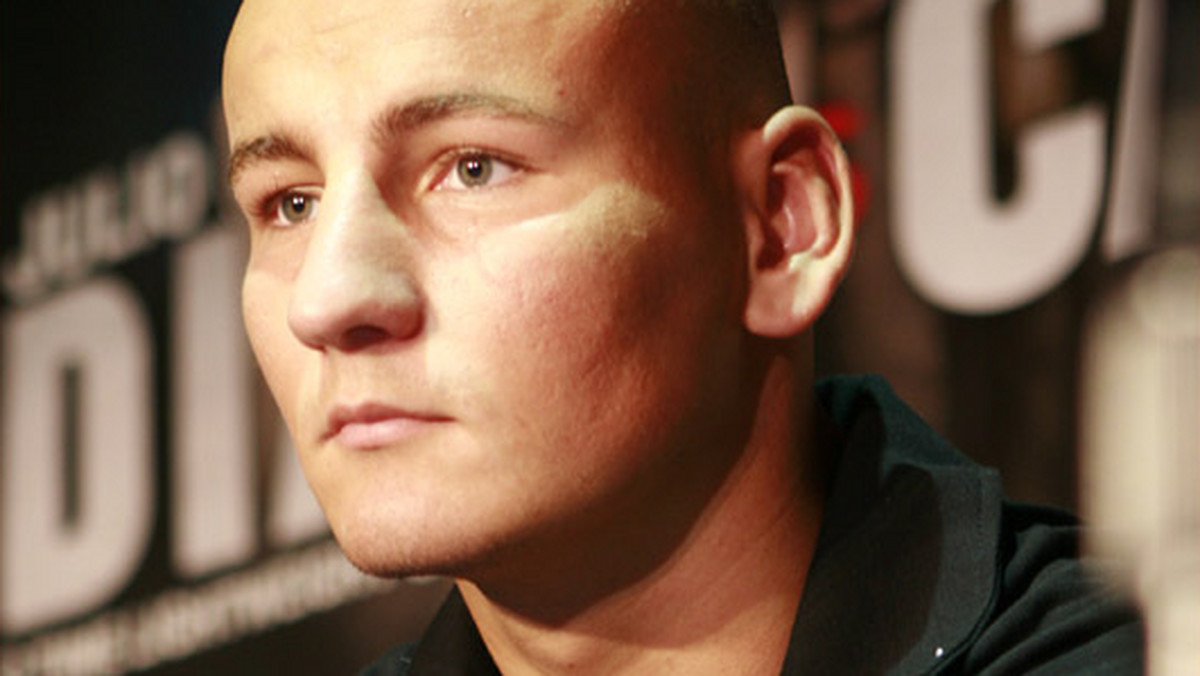 Uważany za jednego z najbardziej utalentowanych polskich bokserów zawodowych młodego pokolenia Artur Szpilka, odbył w poniedziałek w Warszawie swój pierwszy pełny trening od czasu zakończenia odbywania 1,5-rocznego wyroku za udział w bójce.