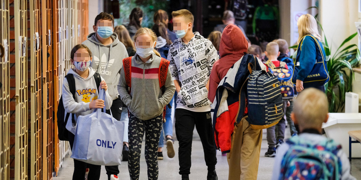 Bydgoszcz. Kolejne szkoły przechodzą na zdalne nauczanie.