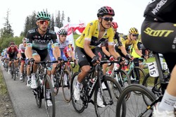 Kaski z poduszką powietrzną mogą być przyszłością kolarstwa