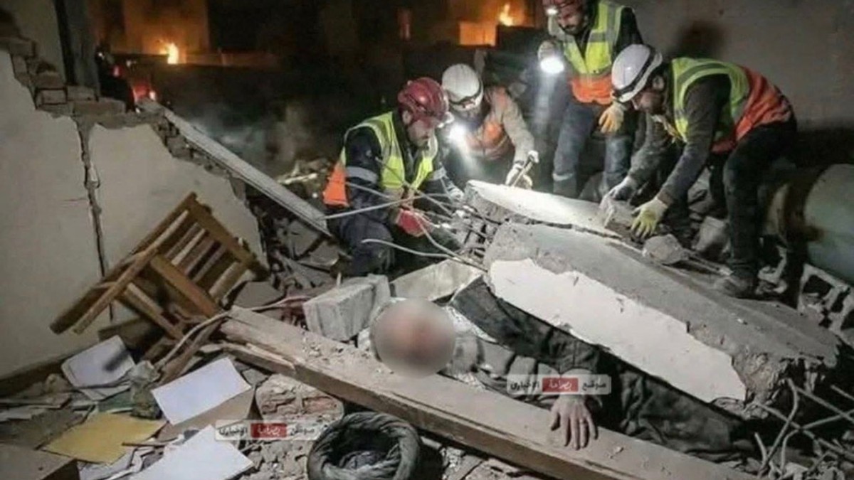 Lažna AI fotografija tela Alija Hamneija u ruševinama