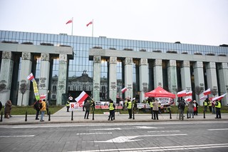 Sąd Najwyższy: policja wyprowadziła osoby kwestionujące status połączonych izb