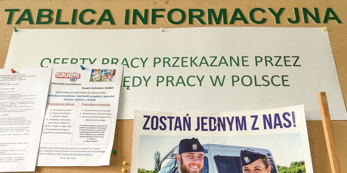 Utraty pracy najbardziej obawiają się sprzedawcy i kasjerzy (36 proc.), niewykwalifikowani robotnicy (36 proc.), kadra zarządzająca oraz pracownicy biurowi i administracyjni (po 29 proc.).