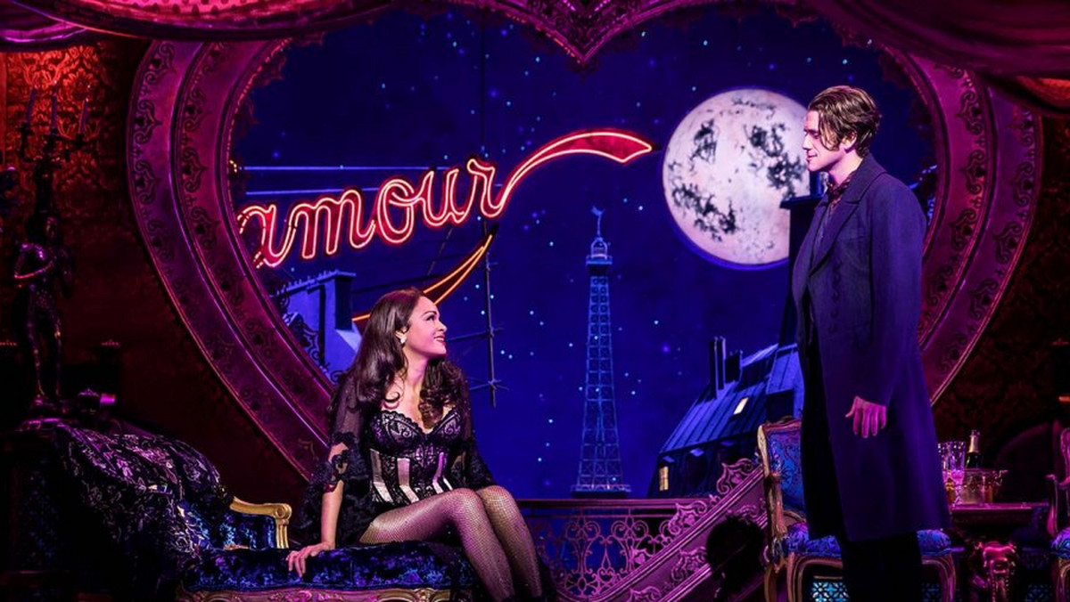 Ścieżka dźwiękowa z filmu Baza Luhrmana "Moulin Rouge!" osiągnęła wielki sukces w 2001 roku. Po 18 latach musical przeniesiono na broadwayowską scenę i udowodniono, że dobra muzyka może zachwycić ponownie. Zapis audio ze spektaklu sprawia, że nie tylko mamy ochotę od razu kupić bilet do Nowego Jorku, gdzie wystawiane jest "Moulin Rouge", ale także przenieść się do Paryża sprzed wieku wspólnie z bohaterami tej niezwykłej baśni wyśpiewać wszystkie przeboje.