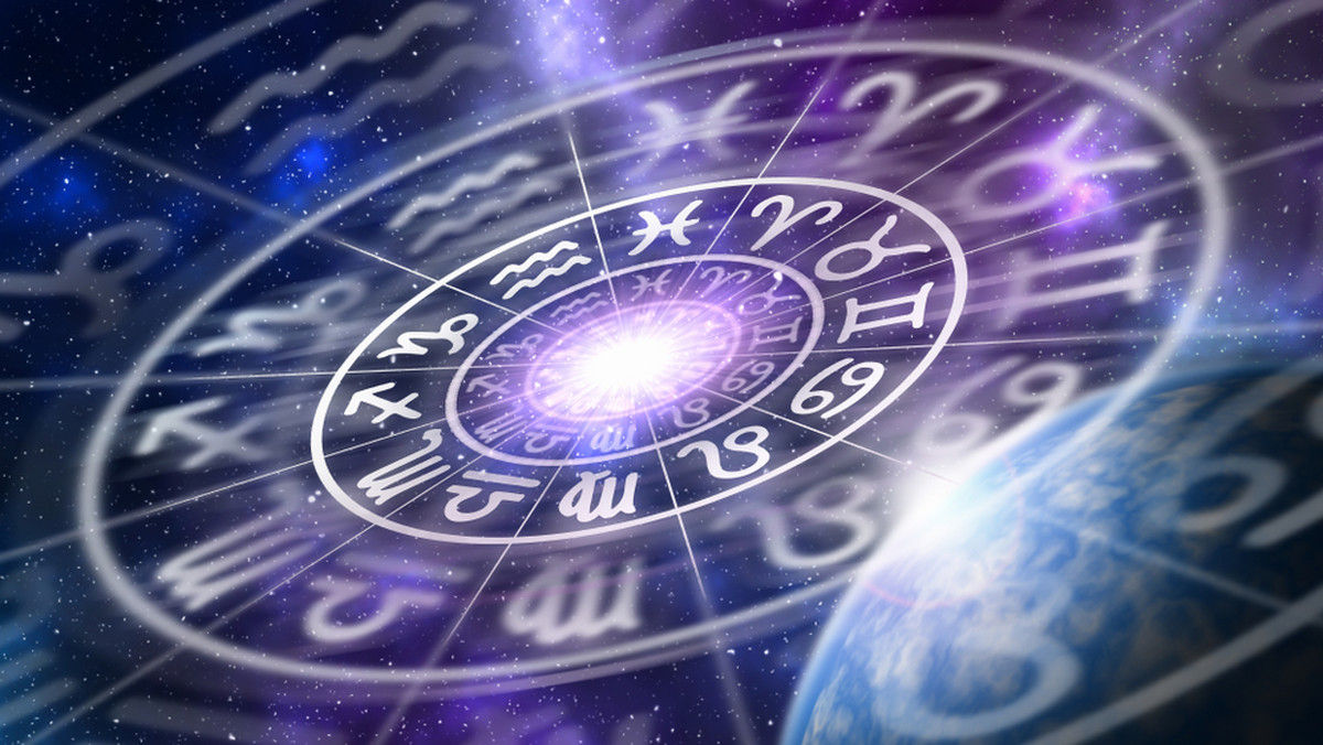 Horoskop dzienny na 25 kwietnia 2018 roku. Komu gwiazdy przyniosą dziś szczęście, a kto powinien mieć się na baczności? Sprawdź horoskop i dowiedz się, co czeka Cię dziś.