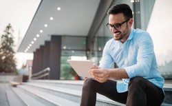 Lenovo przedstawia tablet z giętkim ekranem. Oto X1