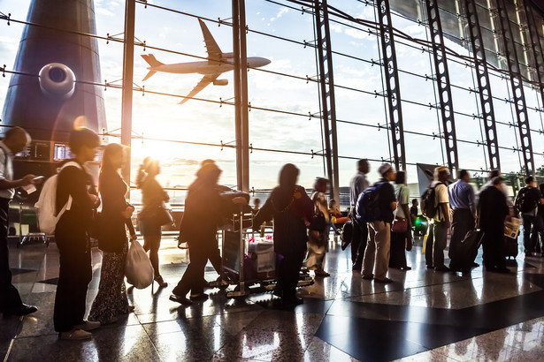 Polskie lotniska w zeszłym roku obsłużyły ok. 34 mln pasażerów. RAPORT ULC