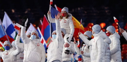 Zimowe Igrzyska Olimpijskie w Pekinie oficjalnie zamknięte. Wzruszająca ceremonia zamknięcia, co wyprawiali Polacy! [WIDEO]