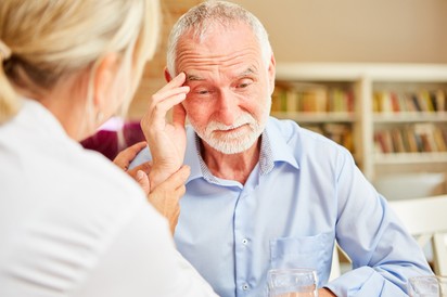 "Nem biztos, hogy tudom ki vagy, de arra emlékszem még, hogyan éreztem magam veled a múltban" - egy Alzheimer beteg gondolatai