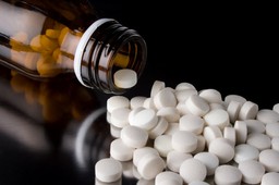 Polacy zasmakowali w suplementach. A te zawierają: pochodne amfetaminy i środki przeczyszczające