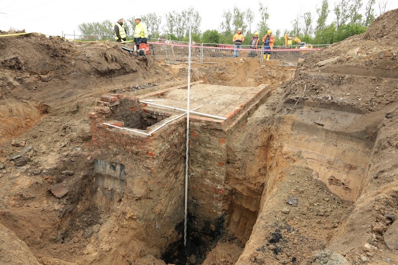 Zachodnia część murów piwniczki