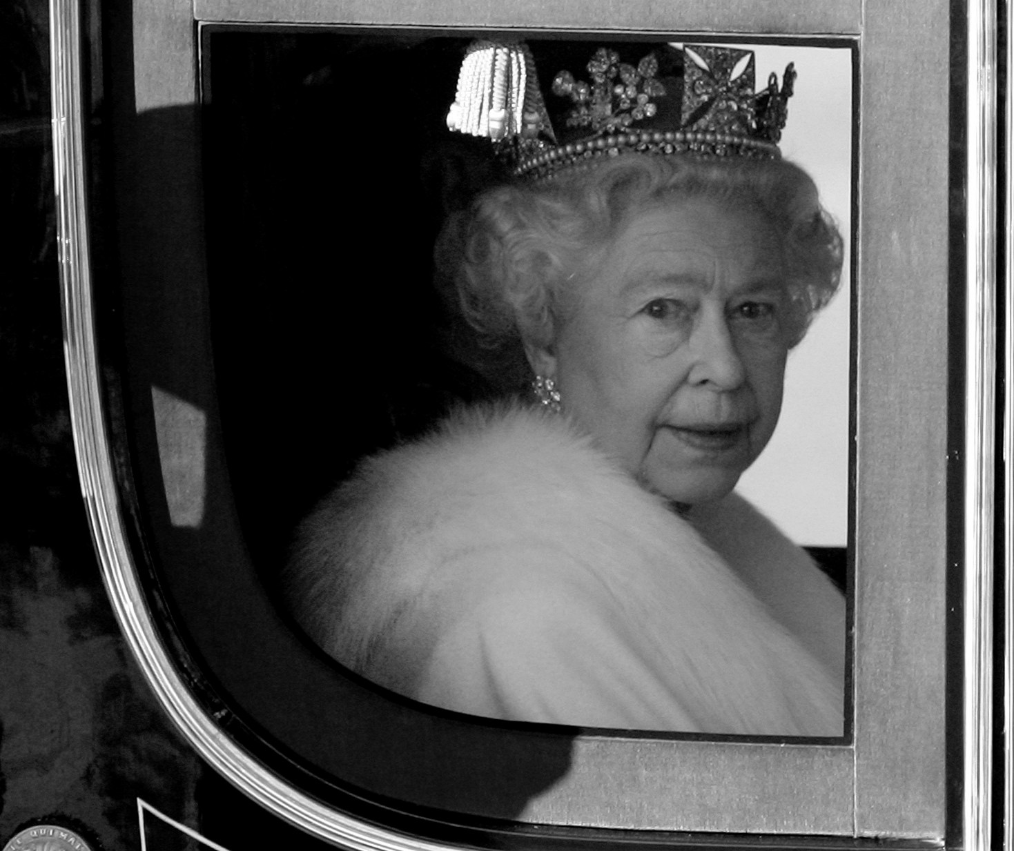Vo veku 96 rokov zomrela vo štvrtok britská kráľovná Alžbeta II.