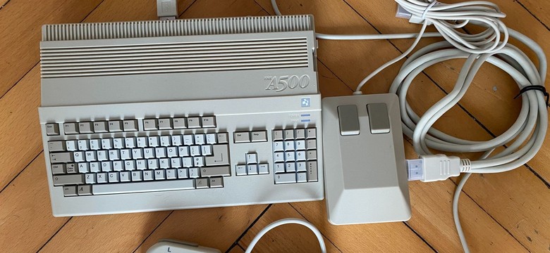 Powrót do przeszłości. A500 Mini to fantastyczna konsolka dla fanów gier retro [RECENZJA]