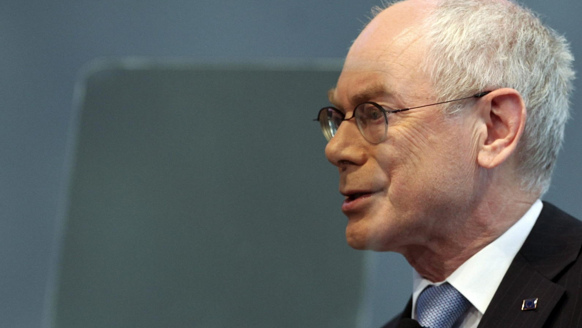 Przewodniczący Rady Europejskiej Herman Van Rompuy zaapelował w czwartek o utrzymanie tempa tworzenia unii bankowej. Nie możemy pozwolić sobie na połowiczny system - powiedział na konferencji w portugalskim Cascais. O opóźnianie tej unii oskarżane są Niemcy.