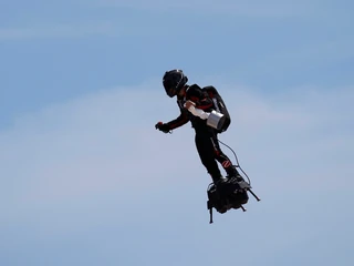 Franky Zapata na flyboardzie