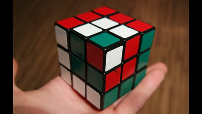 Csak idő kérdése volt: vászonra viszik a Rubik-kocka történetét