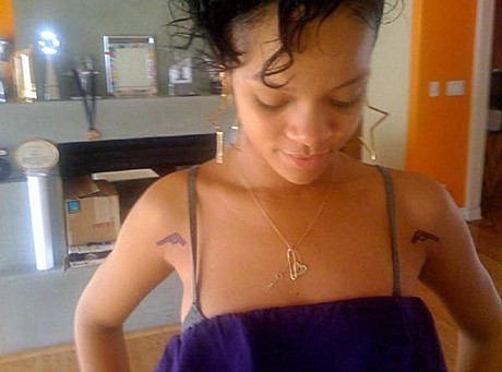 Rihanna zawsze ma przy sobie broń