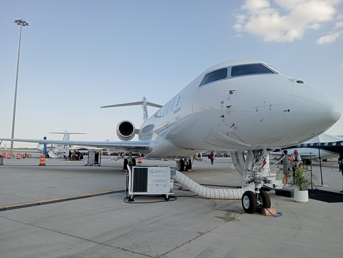 Szwajcarzy kupili rządowy samolot za 117 mln dol. "Najdroższa komedia pomyłek"