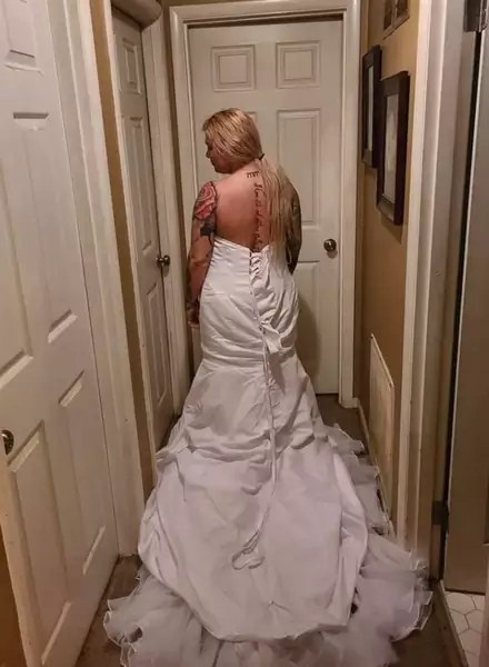 Aubrey była przerażona, gdy przymierzyła suknię ślubną Fot. Deux Aubrey / Facebook