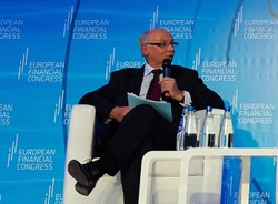 NEWS DZIENNIK.PL. Lewandowski ma już następcę. Kolejny unijny komisarz z Polski