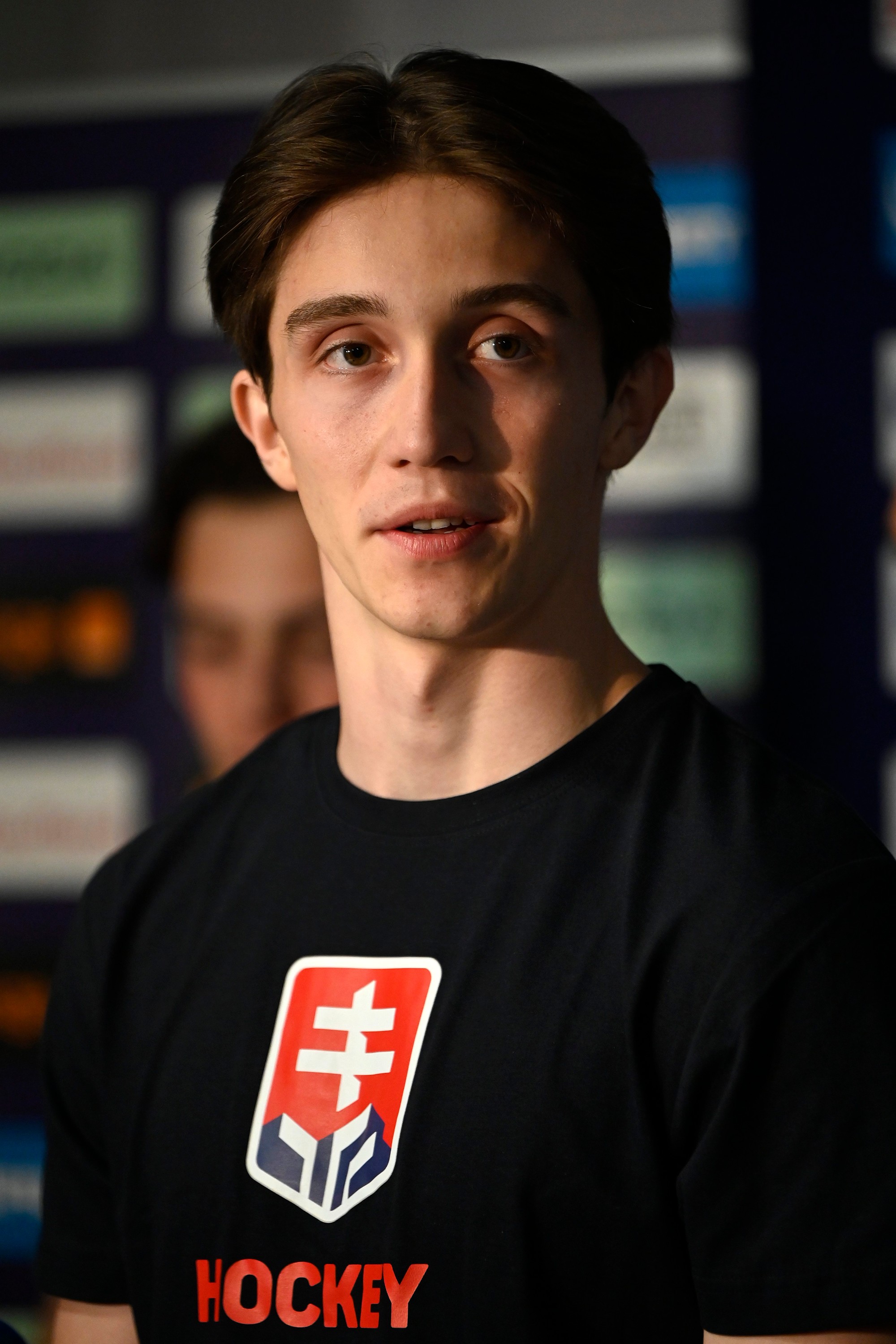 Slovenský hokejista Samuel Honzek.