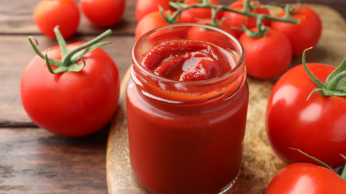 Recept za domaći kečap bez konzervansa i aditiva: Savršeno je gust i ukusniji od kupovnog