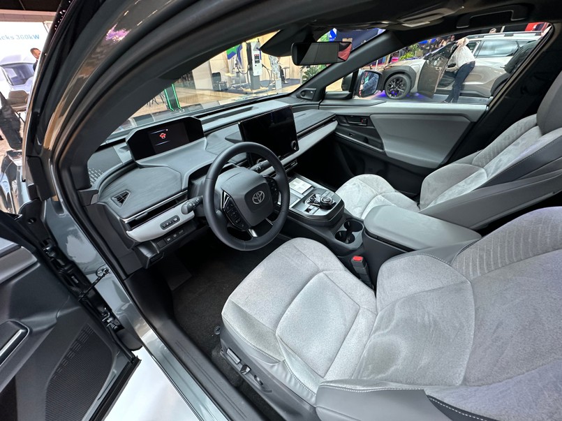Nowa Toyota C-HR+