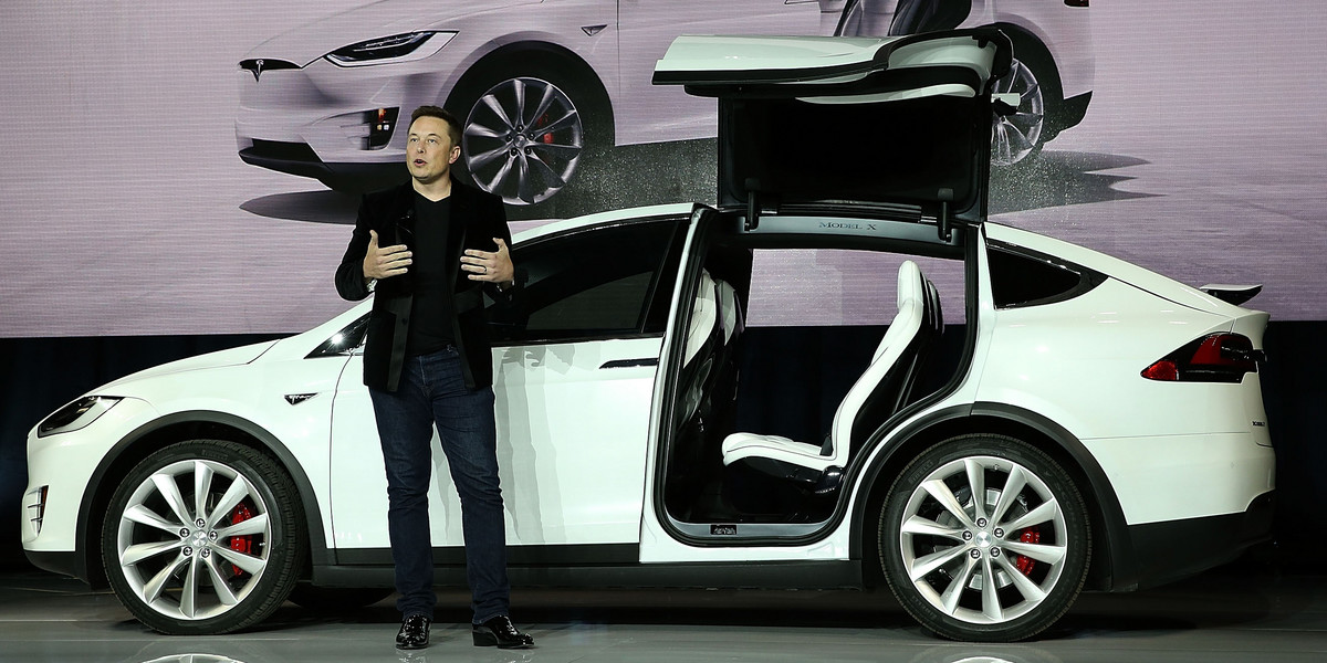 Akcje Tesli kosztują już ponad 1100 dolarów. Tym samym firma Elona Muska jest najwyżej wycenianym na giełdach producentem aut na świecie