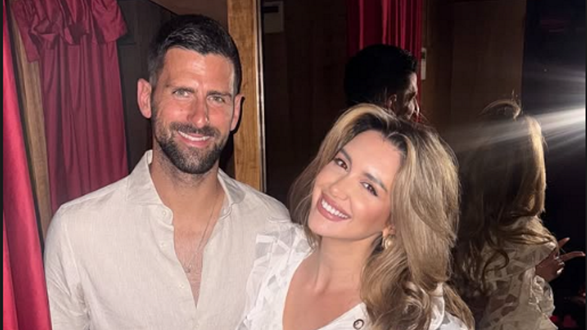 (FOTO) NOVAK ĐOKOVIĆ U PROVODU U BEOGRADU U klubu mu svi prilazili, oduševio stajlingom - jedan komad košta 800 evra