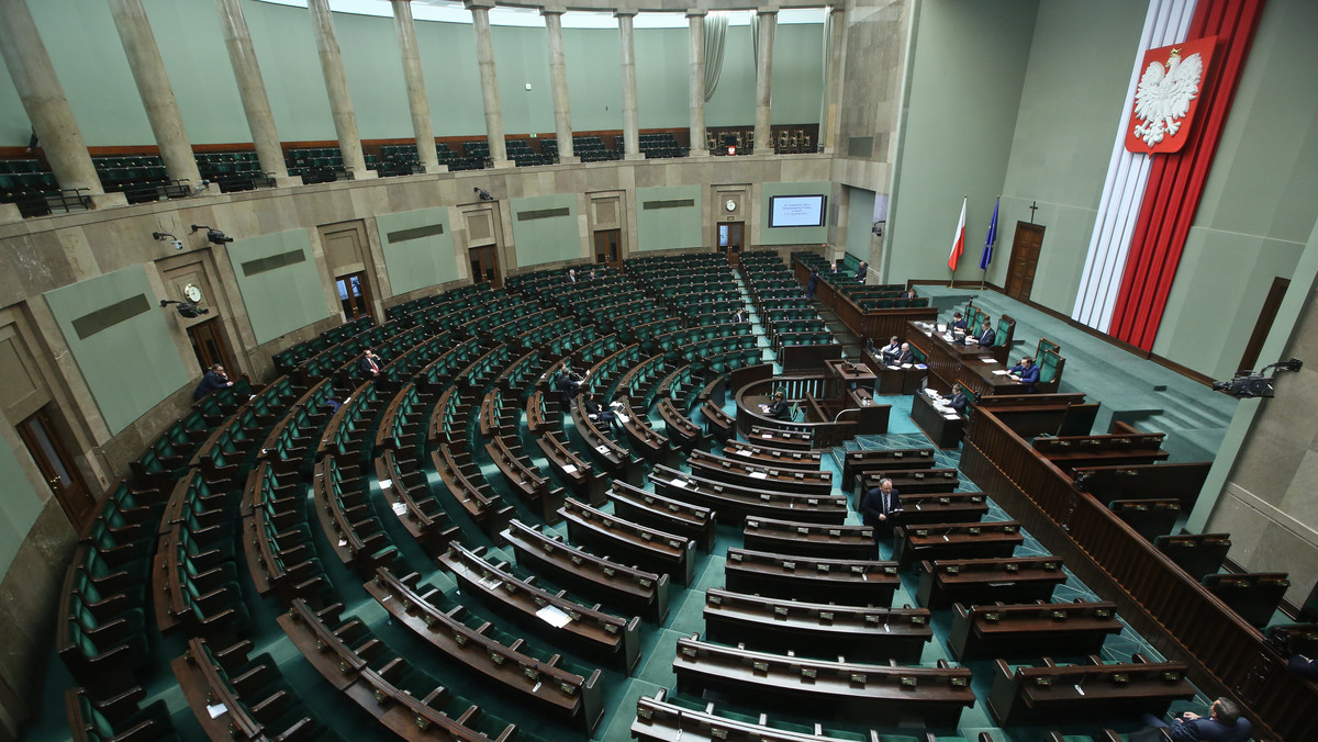 Sejm odrzucił zaproponowany przez PiS projekt zmian w Kodeksie wyborczym, który zakładał m.in. zmianę sposobu wyłaniania Państwowej Komisji Wyborczej. O projekcie krytycznie wypowiadały się kluby koalicji PO-PSL.