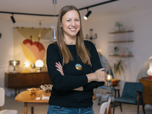 Ha a tárgyak beszélni tudnának, vajon mit mondanának? Ismerd meg a Fabrika vintagebútor-kereskedés történetét!