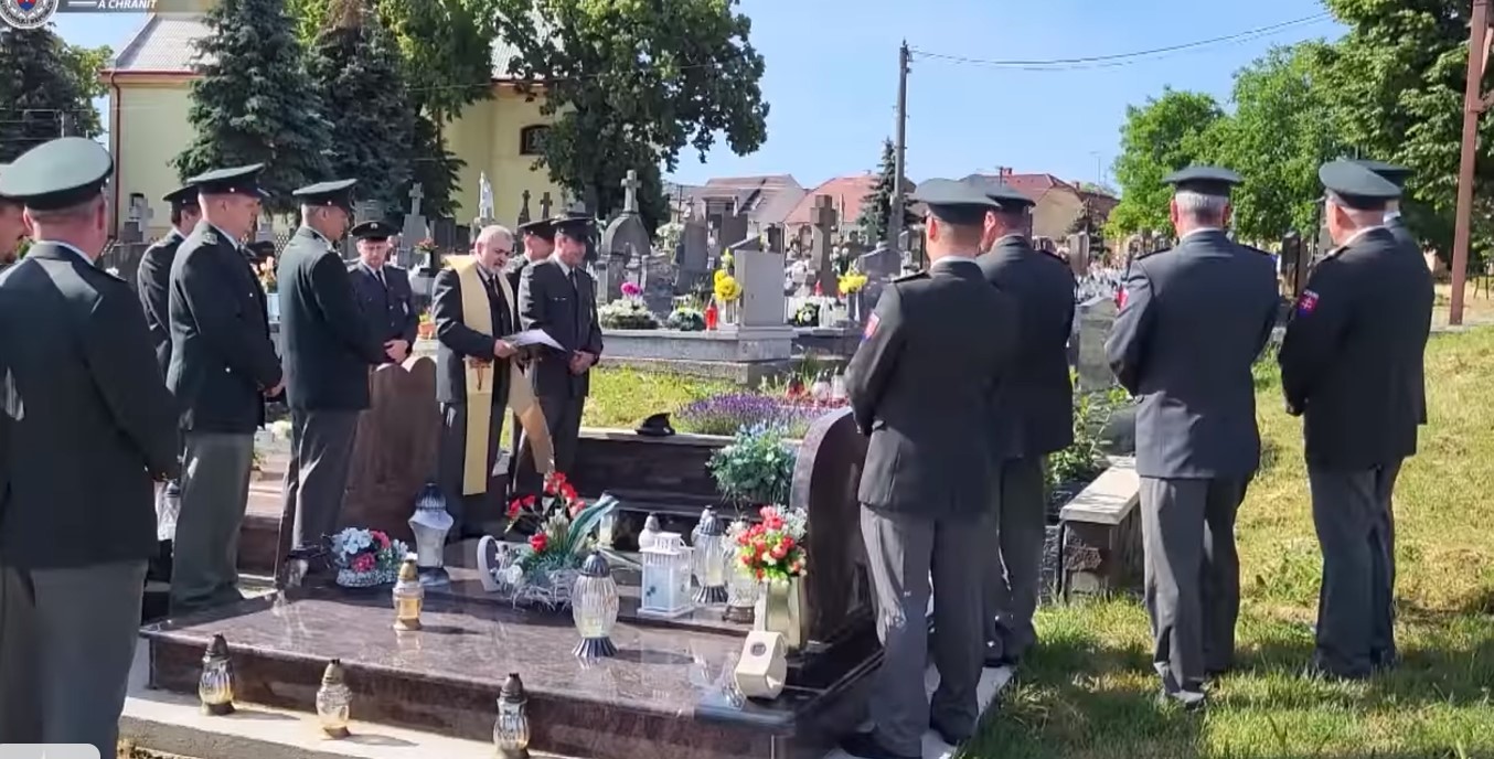 Pamiatku skvelého človeka a policajta si kolegovia uctili pietnou spomienkou.
