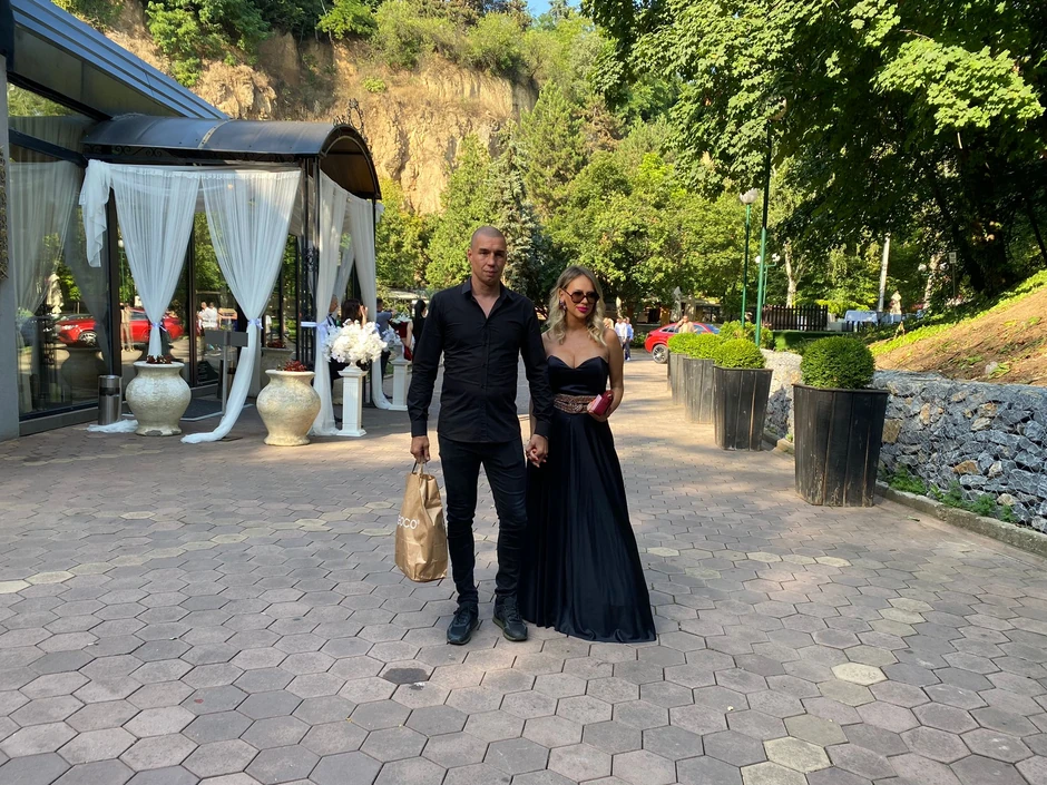 Marko Nikolić sa suprugom na venčanju Marije Mikić