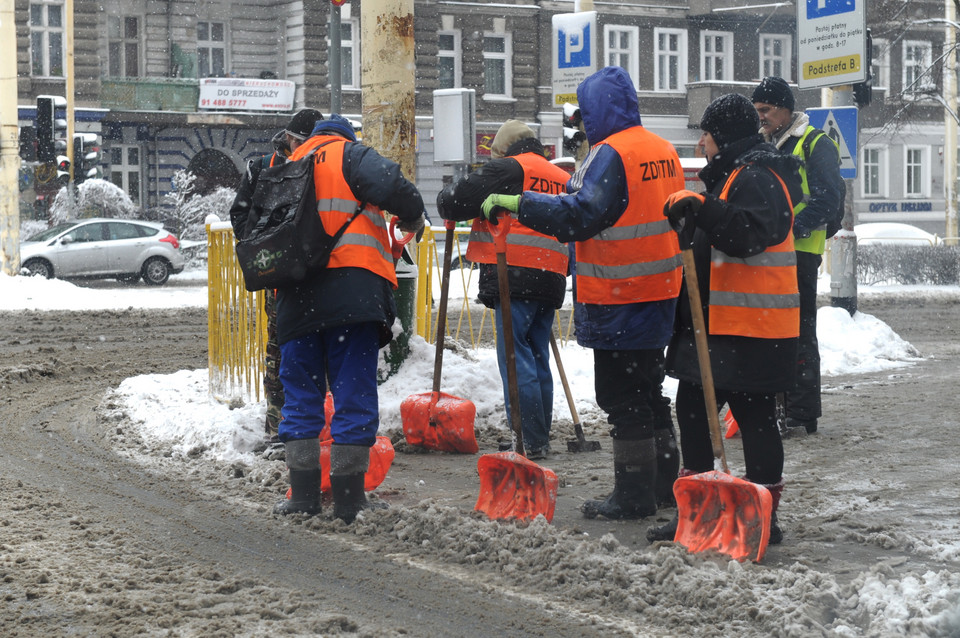 Zima nie odpuszcza. Bardzo ślisko na drogach