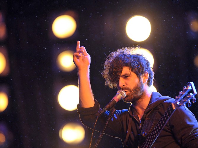 Yannis Philippakis, wokalista zespołu Foals