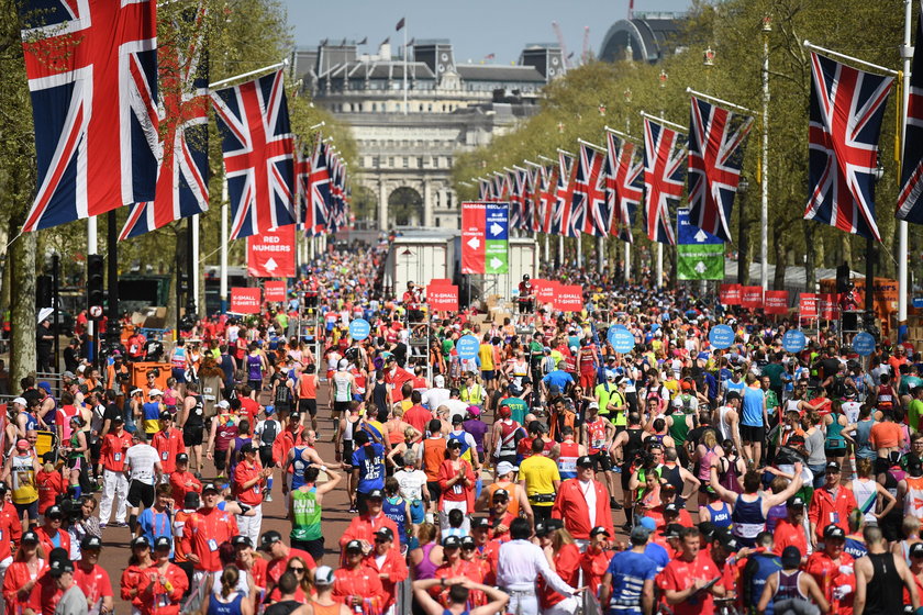 Bezdomny Polak zdobył medal w londyńskim maratonie. Prawda okazała się szokująca