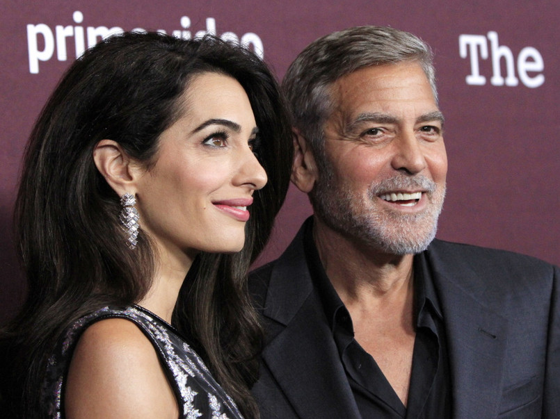 Amal i George Clooneyowie na pokazie filmu "The Tender Bar"..
