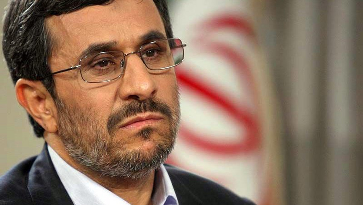 Prezydent Iranu Mahmud Ahmadineżad ogłosił, że tymczasowo przejmuje kierownictwo nad ministerstwem ds. ropy, w przeddzień odbywającego się dwa razy w roku spotkania krajów OPEC, której obecnie przewodniczy Iran.