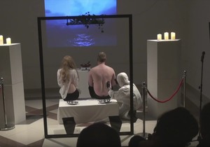 performans kanibalism Letonija