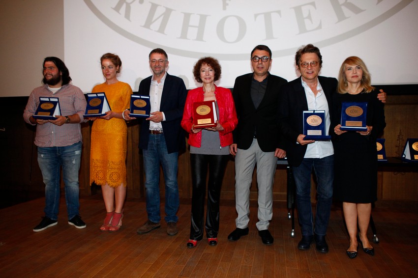 Sin Milorada Mandića, Hristina Popović (u ime Nikole Koje), Zoran Cvijanović, Dušica Žegarac, Jugoslav Pantelić, Dragan Bjelogrlić i Anica Dobra  