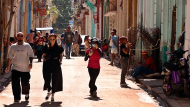 kuba sparaliżowana. moskwa wywozi rosyjskich turystów z karaibskiego raju