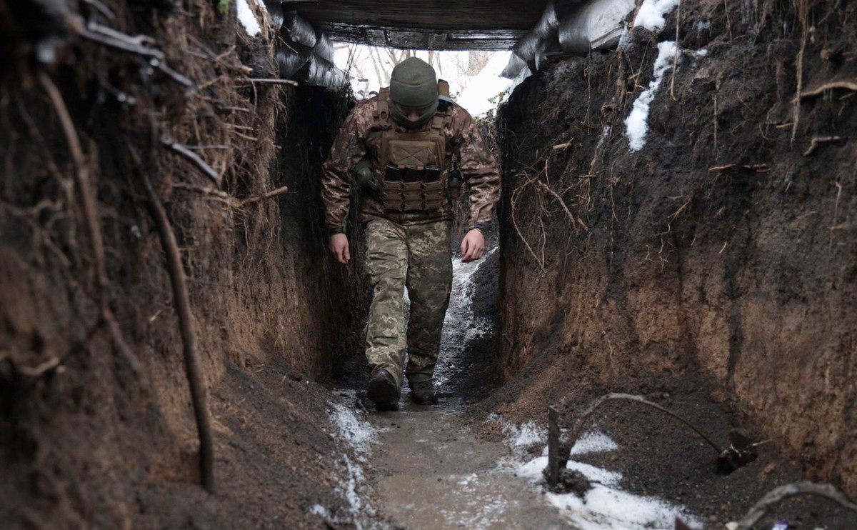Servicemen at the positions on the front line in Eastern Ukraine