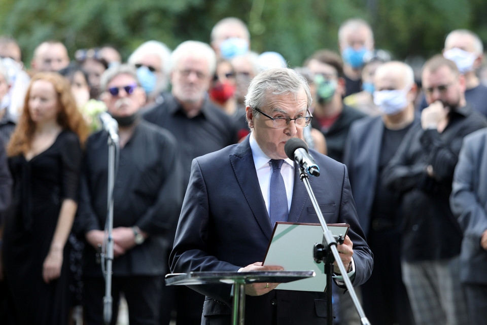 Pogrzeb Ewy Demarczyk: minister Piotr Gliński podczas przemówienia