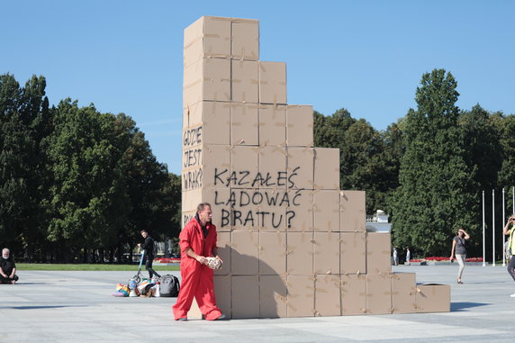 Demonstranci na pl. Piłsudskiego