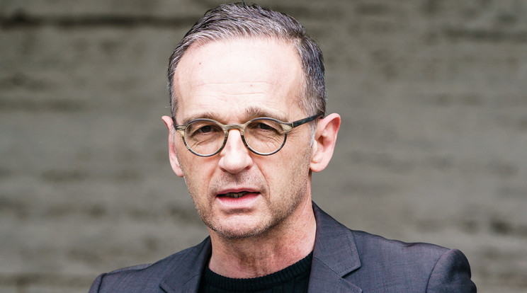 Heiko Maas német külügyminiszter sajtótájékoztatót tart a külügyminisztérium berlini épületében május 28-án / Fotó: MTI/EPA/Clemens Bilan