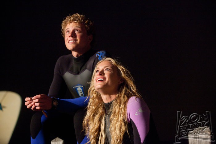 Leven Rambin i Jonny Weston w filmie 'Wysoka fala'