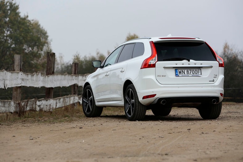 Volvo XC60 T5 R-Design - Autostradowa terenówka